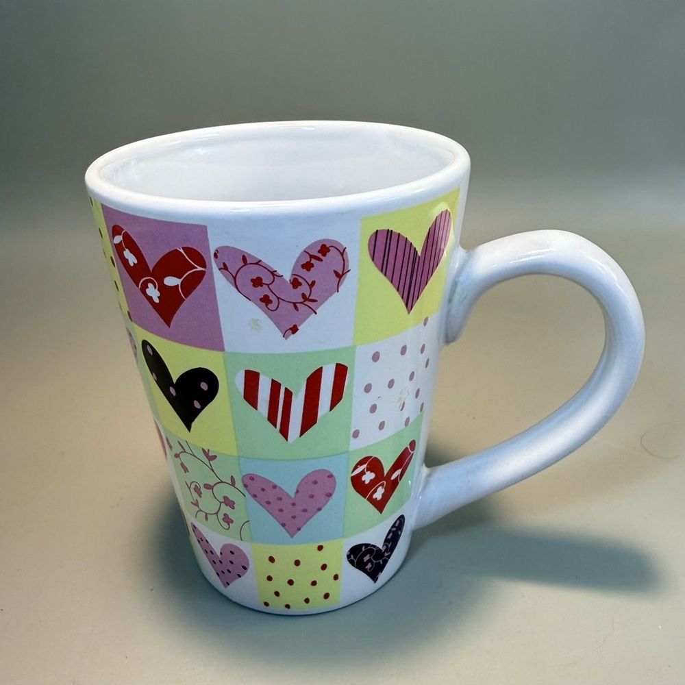 REAL HOME Mug Let Us Entertain You! Ceramic Colorful Hearts Tea Coffee Mug 10 OZ